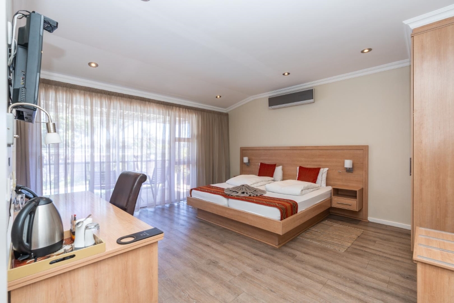 6 Bedroom Property for Sale in Milnerton Western Cape